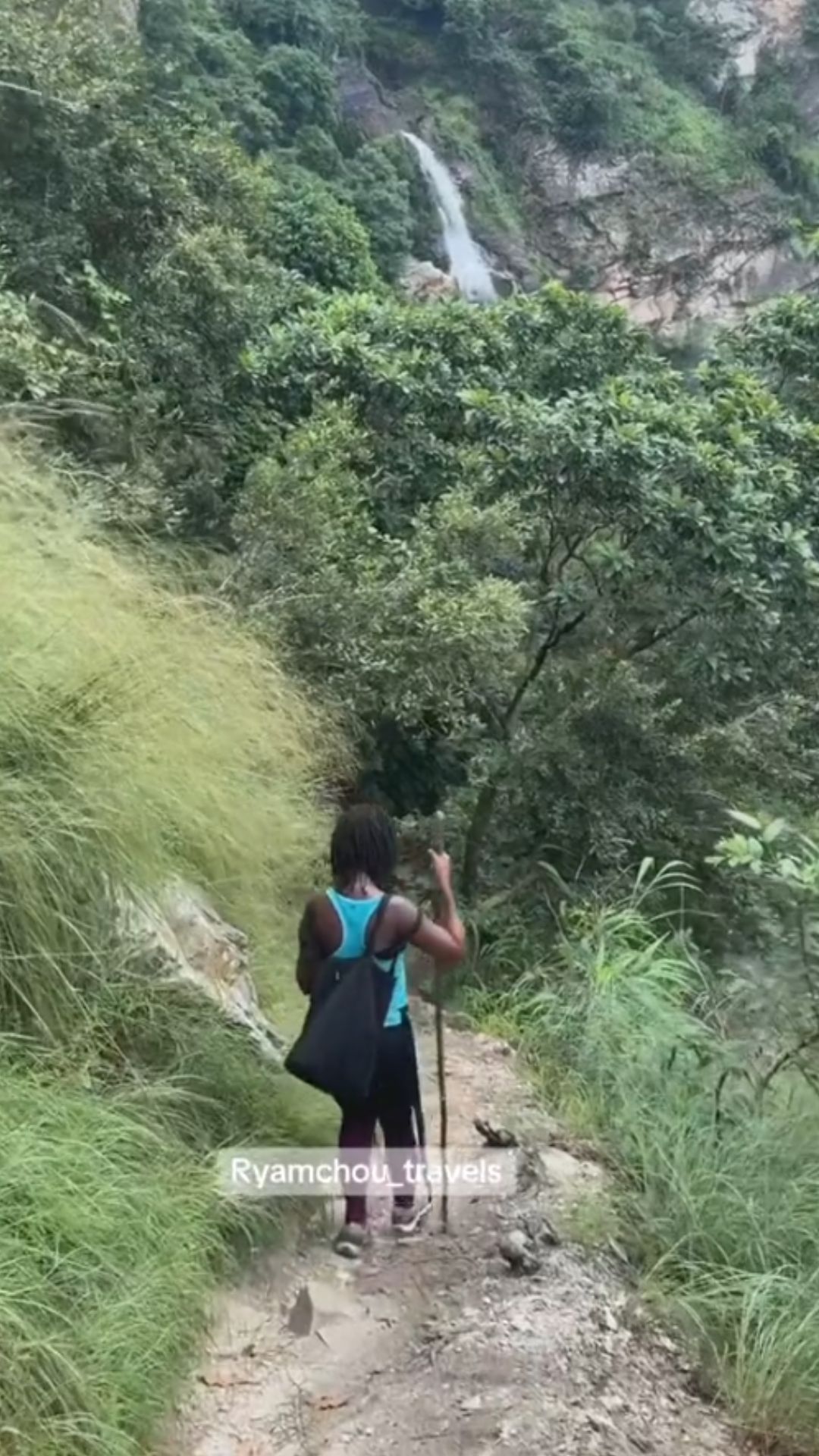 Ghana travel guide: Exploring Wli Upper Falls by foot