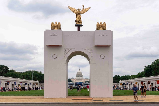Military vets, landscape architects join forces to fight Trump's arch