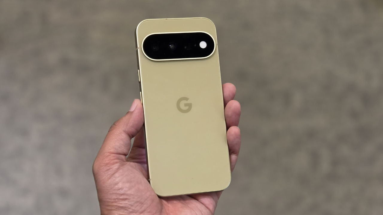 Google Pixel 12 series leak reveals improved screen for upcoming Fold ...