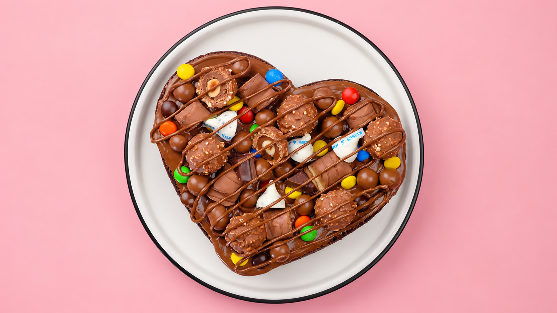 Easy and delicious chocolate cake decorating ideas