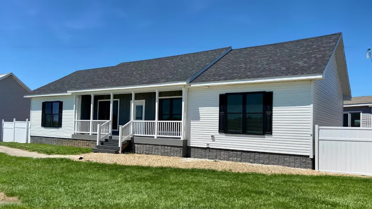 This new modular home has the best style I’ve seen!