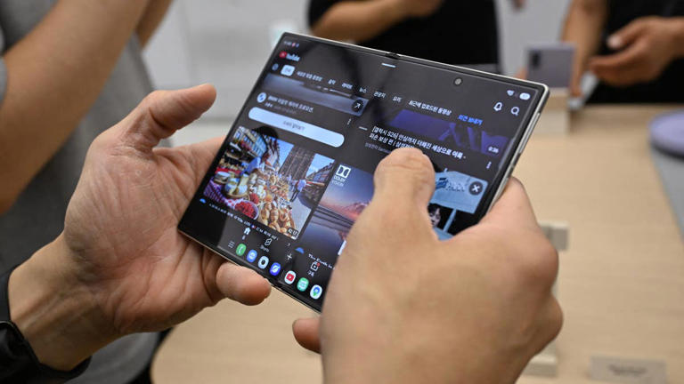 Samsung is shutting down AR Doodle and Quick Measure, two apps it once ...