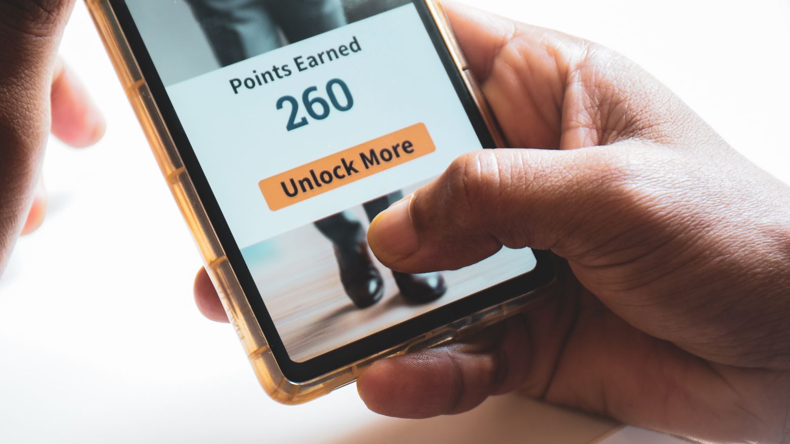 16 credit card habits Canadians should break before holiday shopping starts