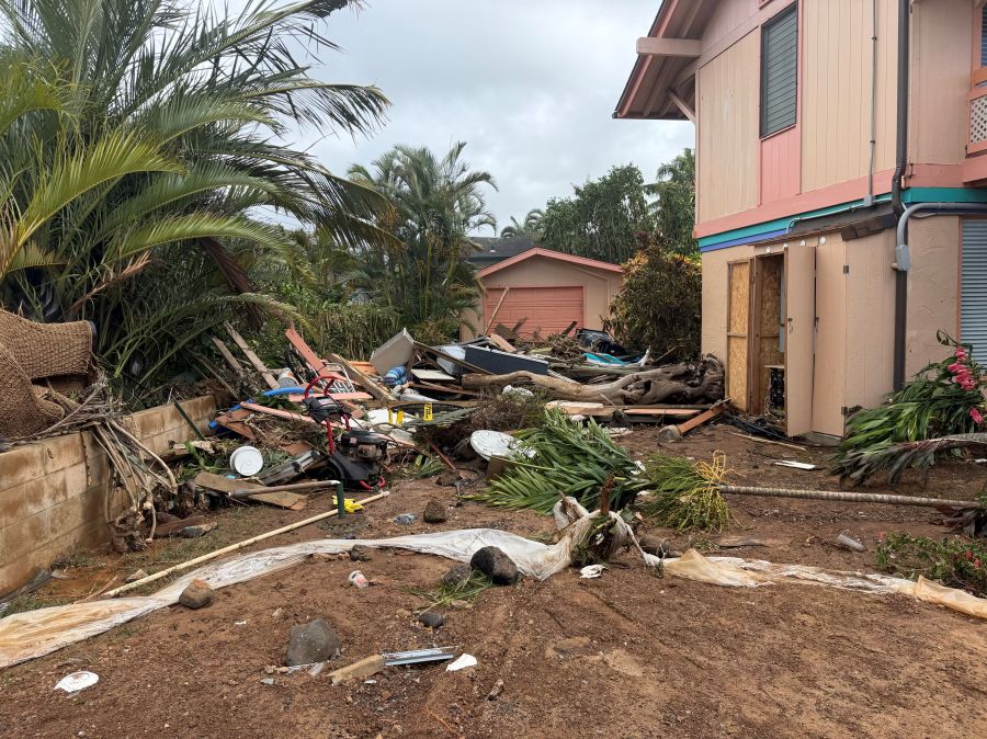 Poipu residents left reeling from Lowell's destruction