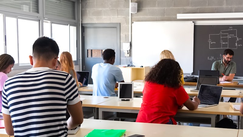 Australian students sink to all-time low but beat out some international rivals