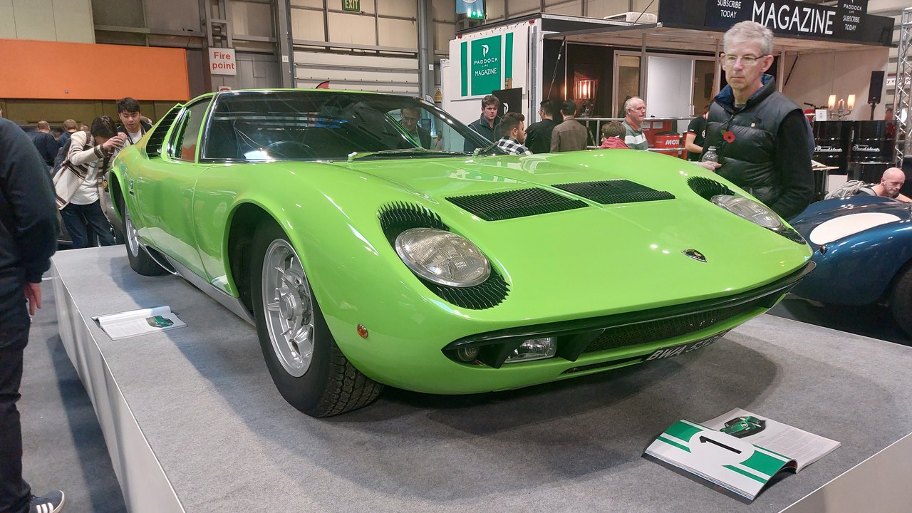 12 sports cars that hid their engine behind the driver
