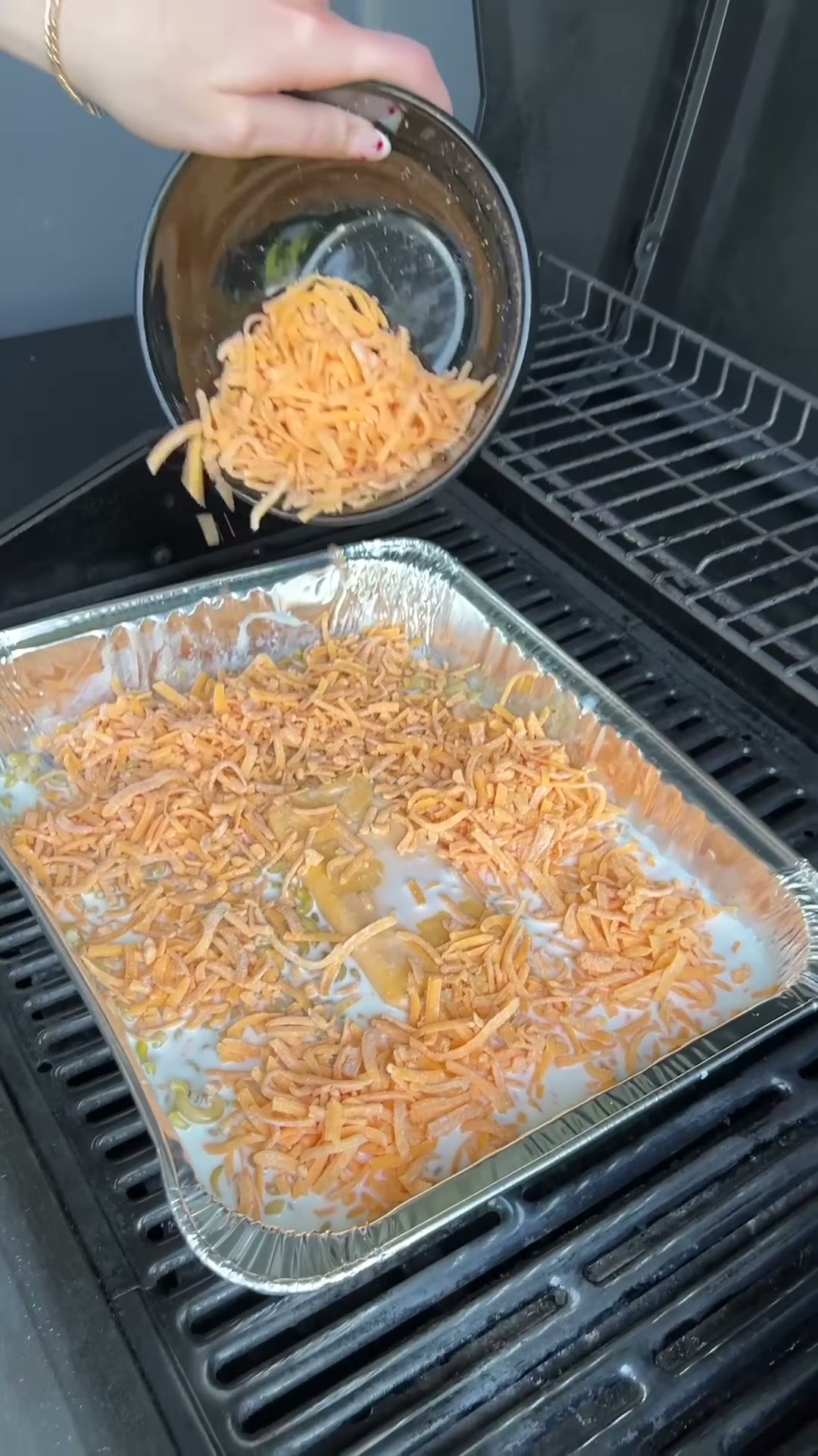 Barbecue mac and cheese recipe for a cheesy BBQ side dish