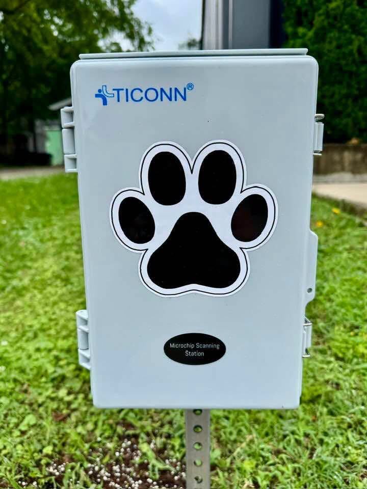 Metro Council working to bring pet microchip scanning stations to Louisville neighborhoods