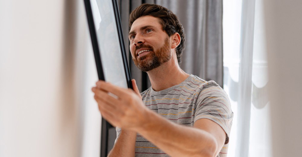 Dad wonders if he's wrong for restricting visits to guncle's house over gay decor