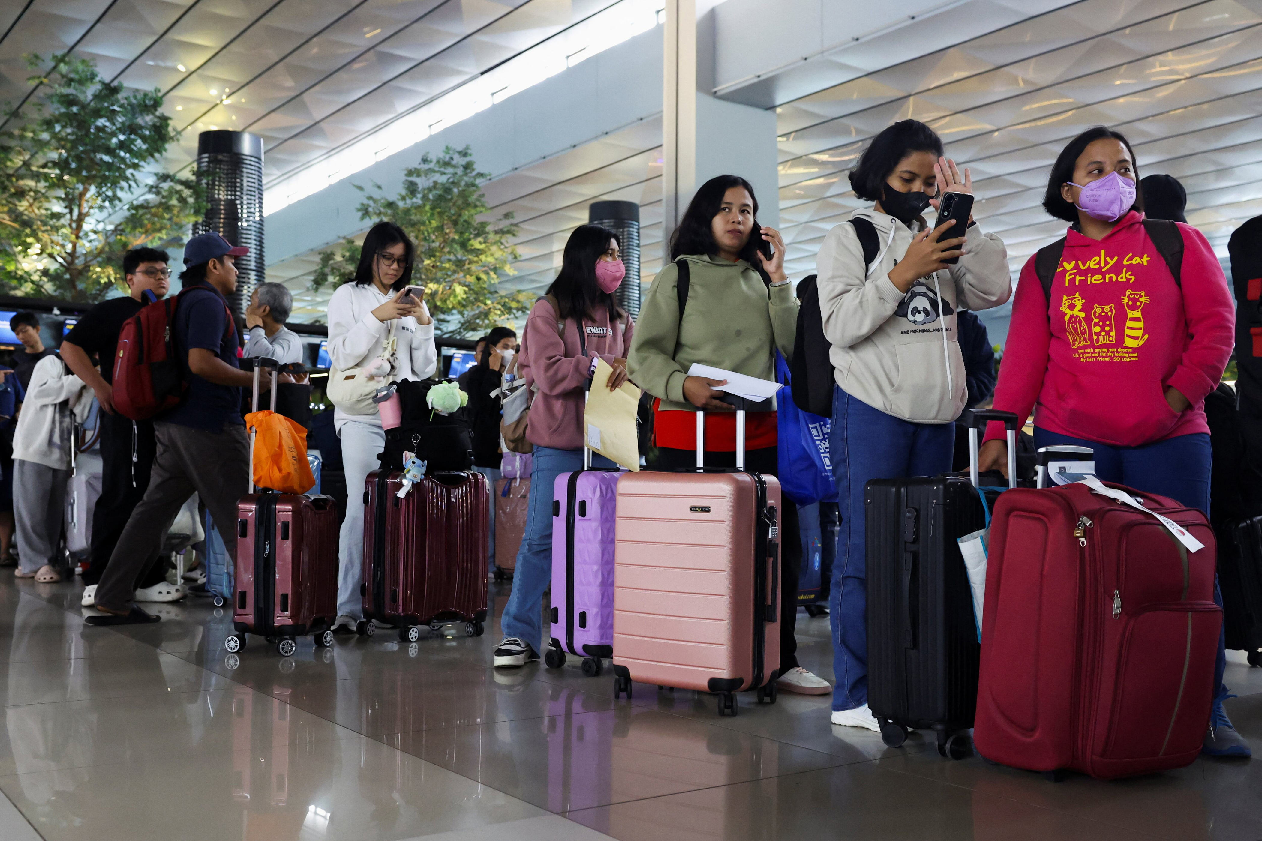 Dubai and Abu Dhabi flight cancellations and delays after Heathrow ...