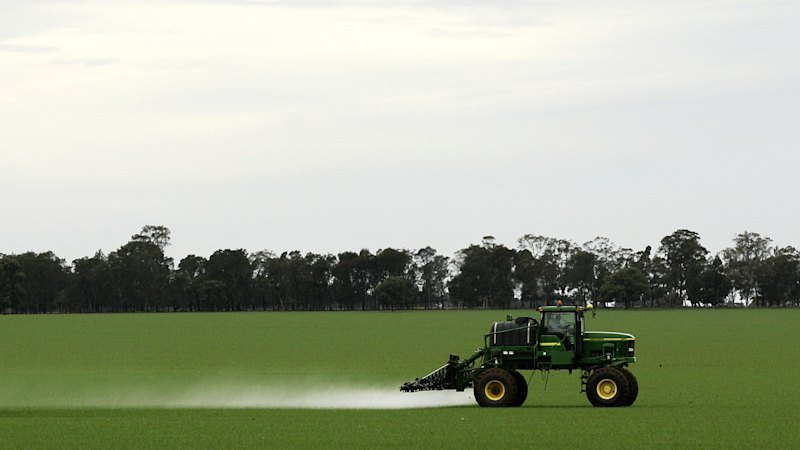 Federal inquiry into paraquat weed killer welcomed by Parkinson's advocates