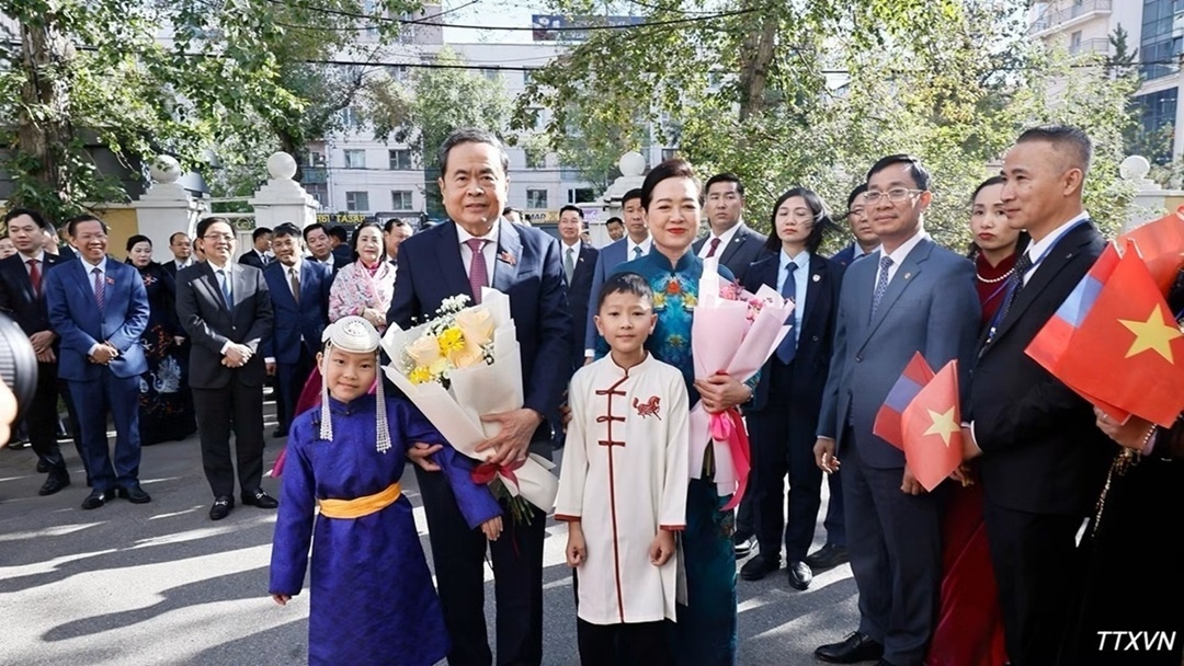 Chủ tịch Quốc hội Trần Thanh Mẫn gặp gỡ cộng đồng kiều bào tại Mông Cổ