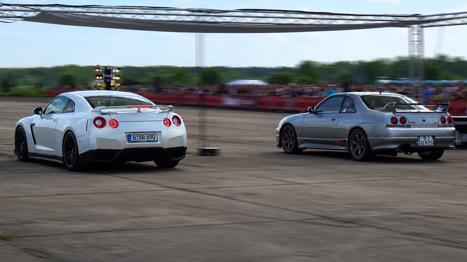 Can the Nissan GT-R R33 beat the R35 in the quarter mile?