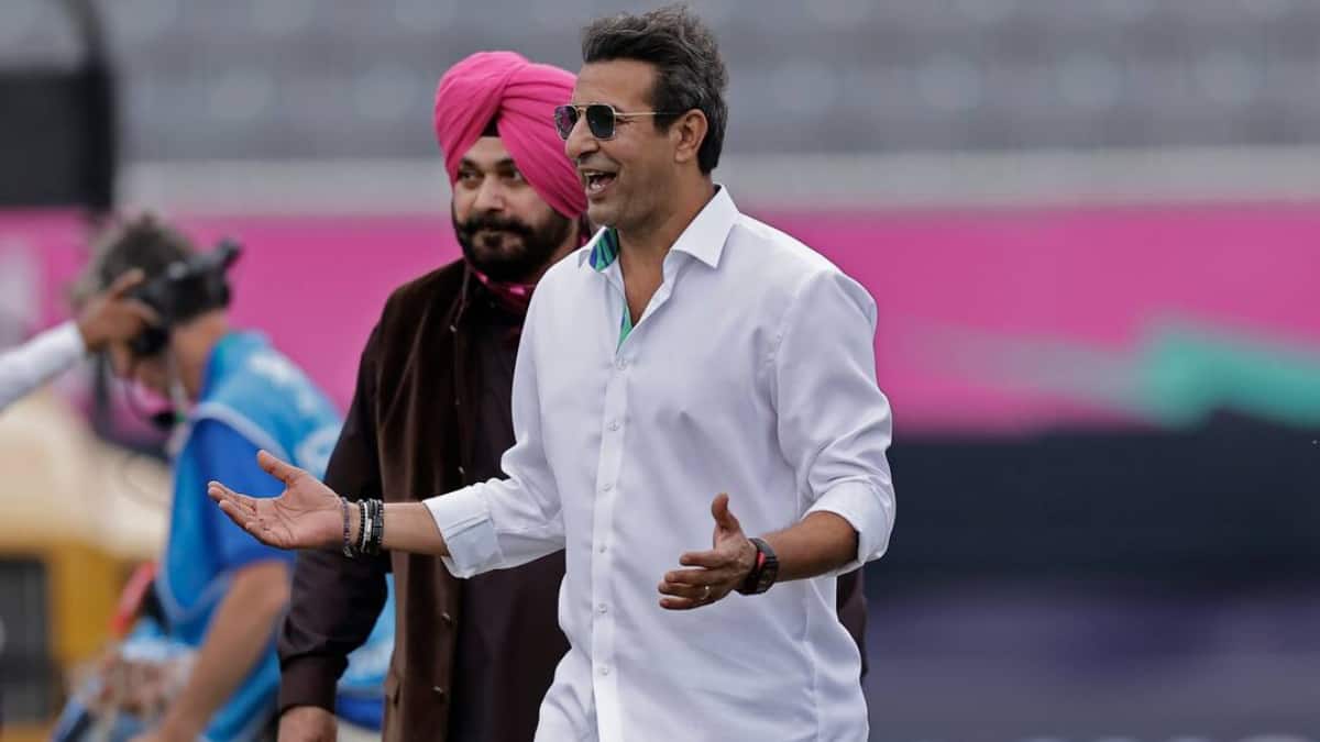 'Batting is struggling, bowling below average': Wasim Akram delivers ...