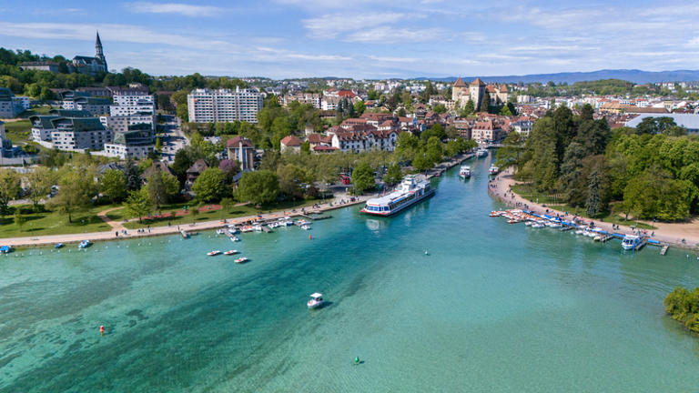 Annecy – wo historische Gassen auf türkisfarbenes Wasser und Alpenluft ...
