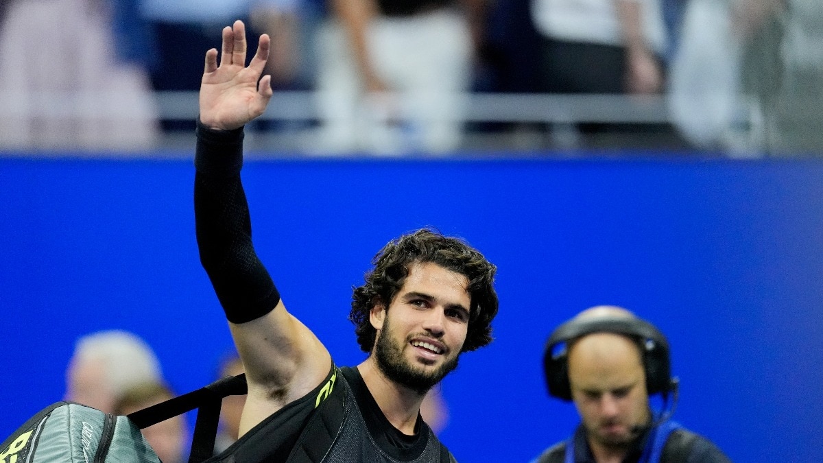 Image for Carlos Alcaraz leaves US Open healthy and smiling despite Shelton quarterfinal defeat
