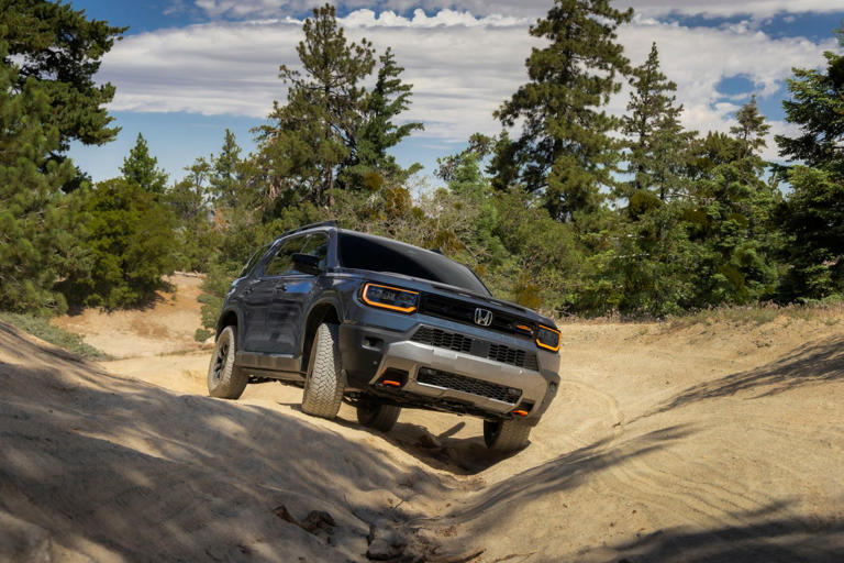 View photos of the 2027 Honda Passport TrailSport