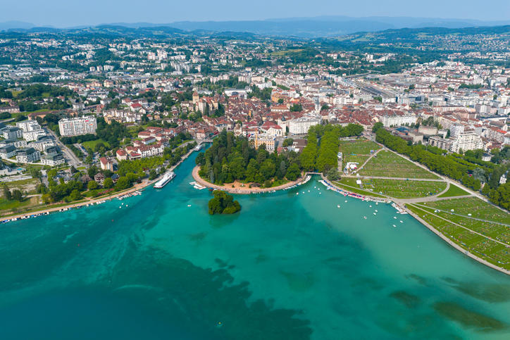 Annecy – wo historische Gassen auf türkisfarbenes Wasser und Alpenluft ...