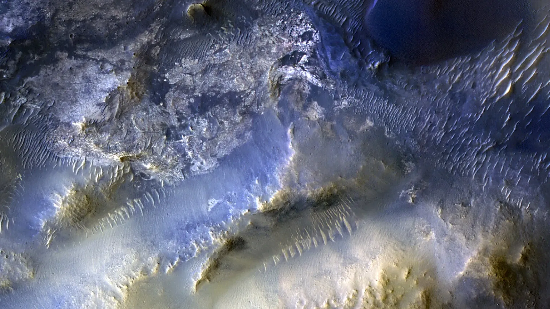 NASA's latest Mars images reveal details about Earth's neighbor