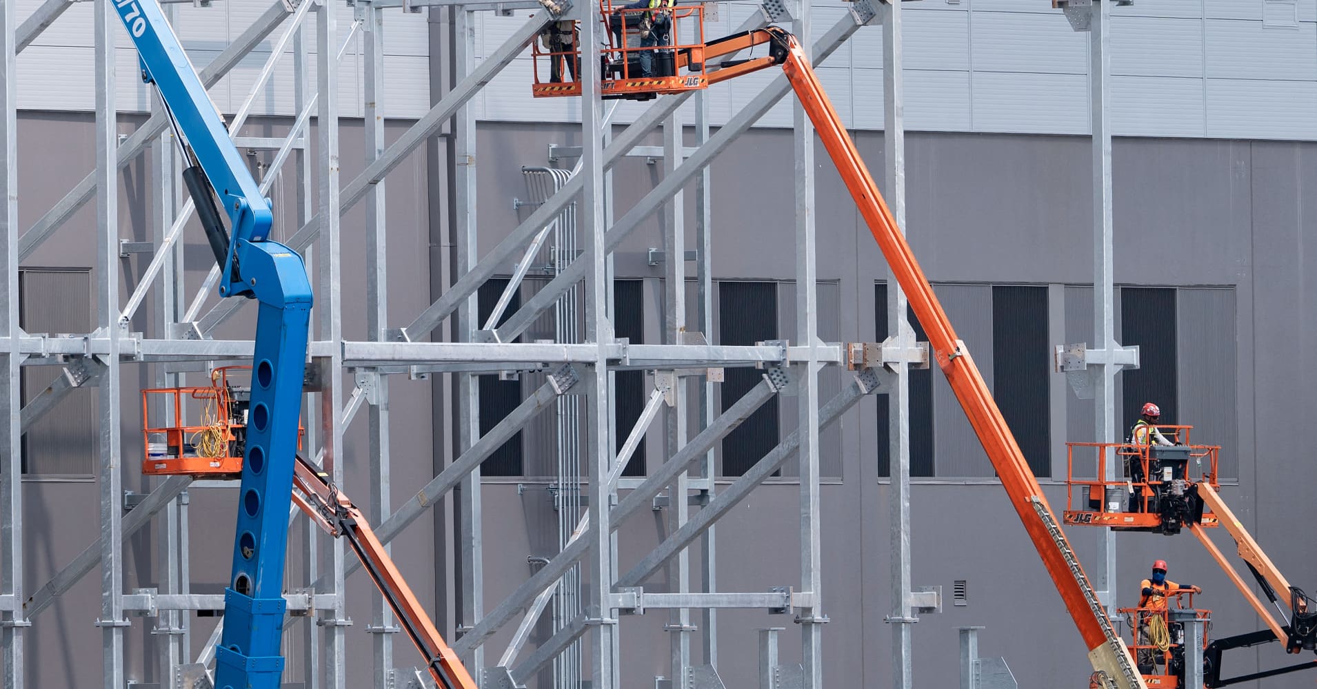 The blue-collar AI job market is booming. Will data center backlash ...