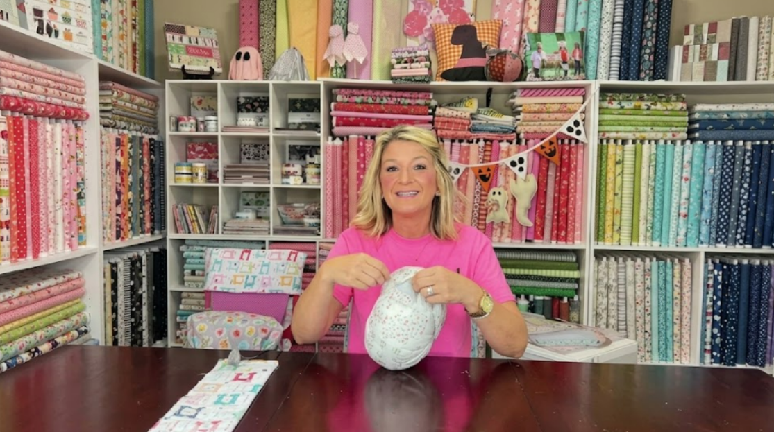 Create a beautiful pumpkin with simple fabric pieces