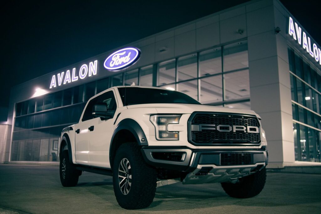 Ford drops the F-150’s familiar 2.7L EcoBoost and brings more V8 power ...
