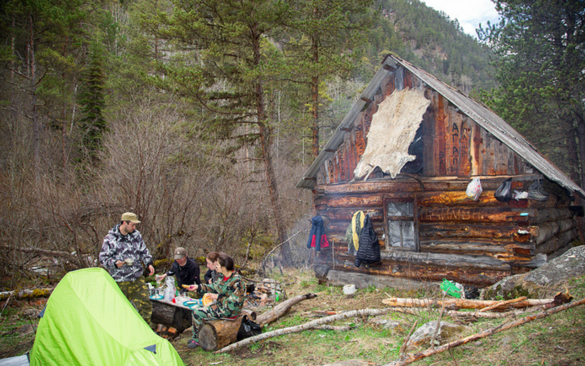 Man plans guys' trip camping—2 days before, one change makes him back out