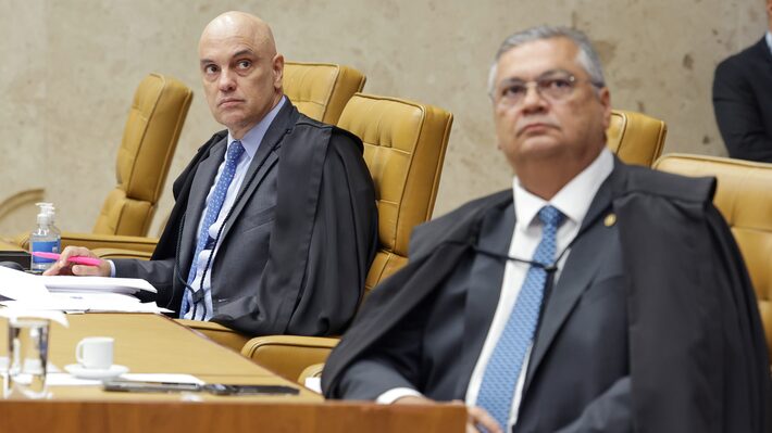 Os ministros Alexandre de Moraes e Flávio Dino em sessão do STF Foto: Bruno Moura/STF