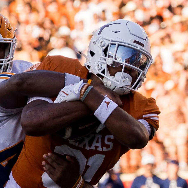 Texas Longhorns RB depth chart vs. Ohio State after Derrek Cooper injury