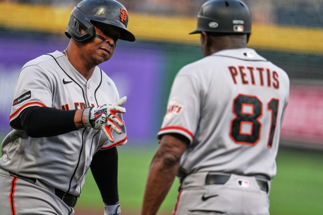 Giants' Tony Vitello gives streaking Rafael Devers day off to end games streak at 309