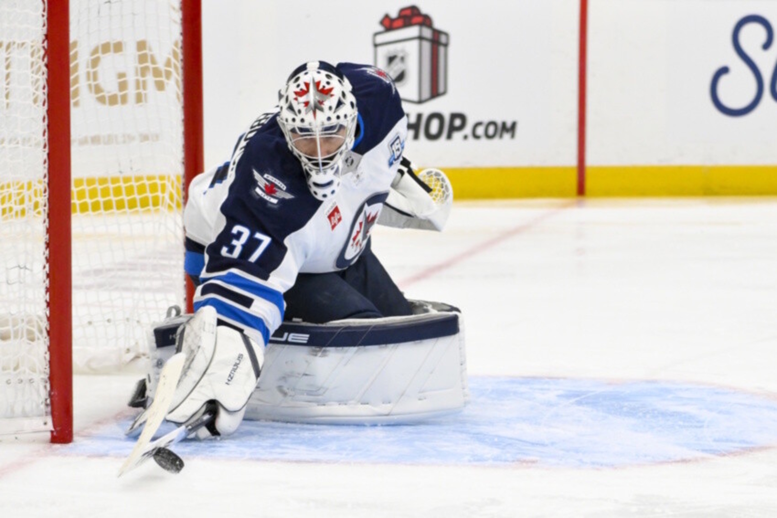 Potential landing spots for Connor Hellebuyck and three mock trade offers