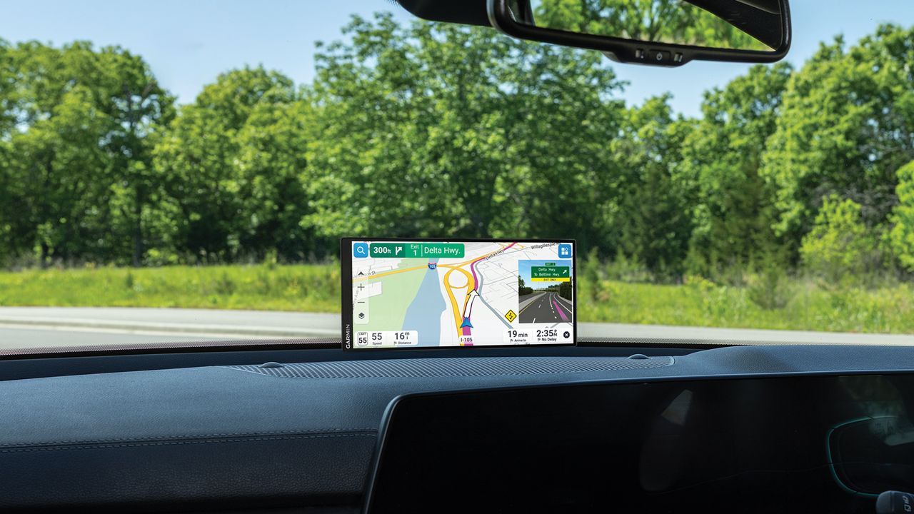 Garmin's new automotive GPS goes ultra-wide — and gets smarter