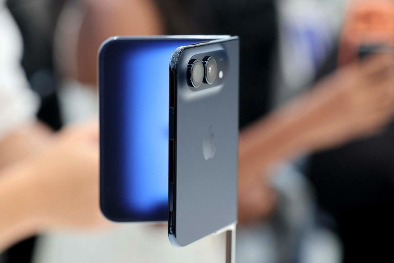 apple-presenta-i-nuovi-iphone-18-e-duo-la-novit-lo-smartphone