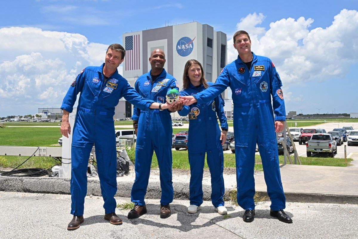 NASA: Artemis II astronauts Glover and Wiseman move to emeritus status
