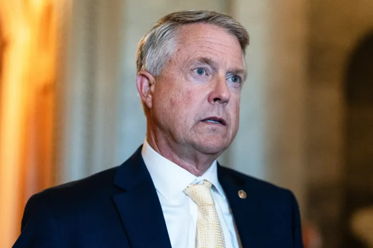 Trump's pointless trade war with Canada leads Republicans to worry
