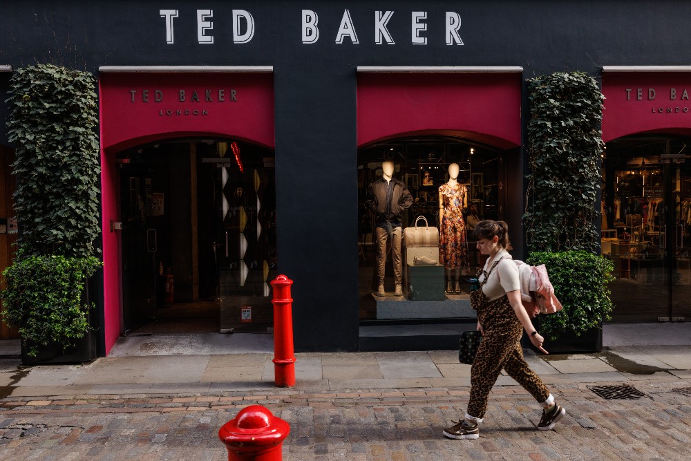 UK retail sales growth slumped in August despite consumer sentiment boost