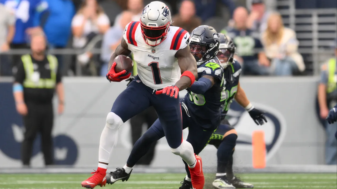 AJ Brown injury update: Patriots WR exits game vs. Seahawks with ankle issue
