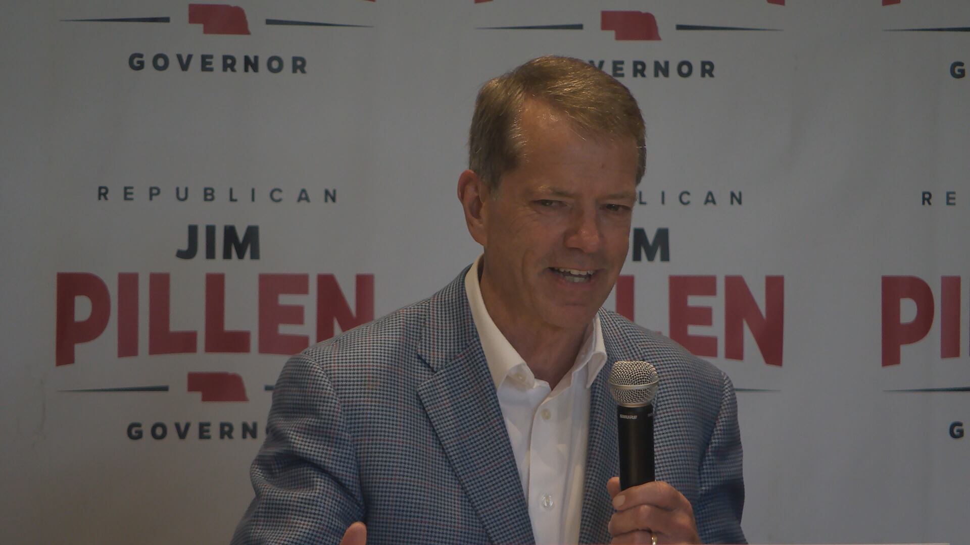Pillen unveils '2.0 playbook,' asks Hastings voters for second term