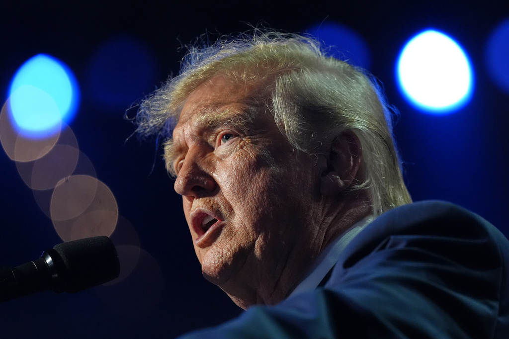 Trump's midterm convention crowd boos John Thune