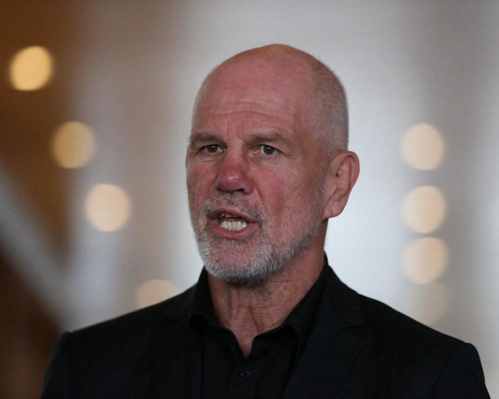 SMH columnist Peter FitzSimons tells Alan Jones trial alleged victim was 'revolted' by abuse