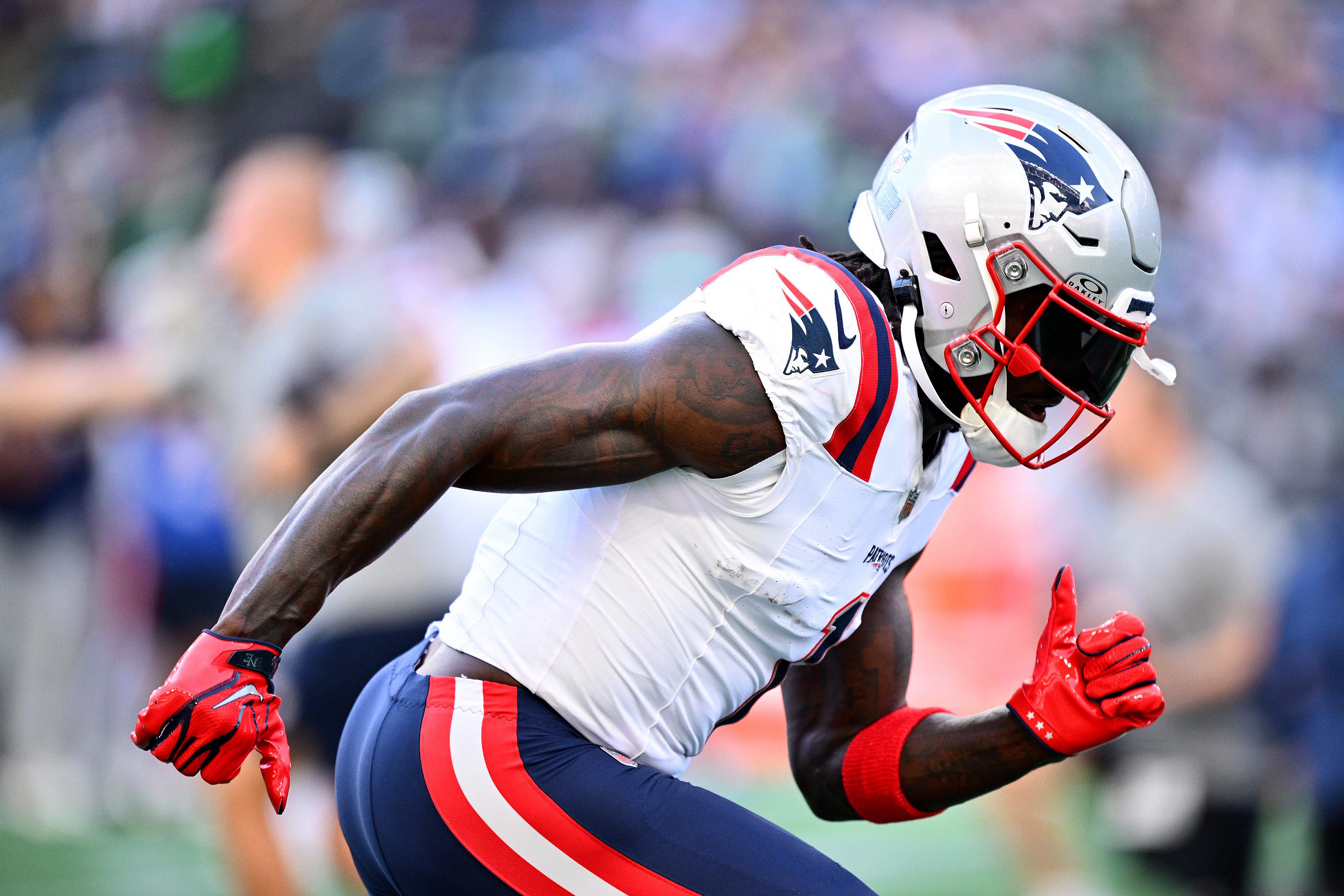 Patriots WR AJ Brown exits Week 1 vs. Seahawks with injury