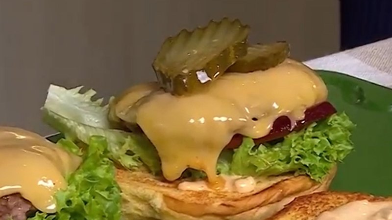 The two-ingredient secret to making the perfect cheeseburger at home