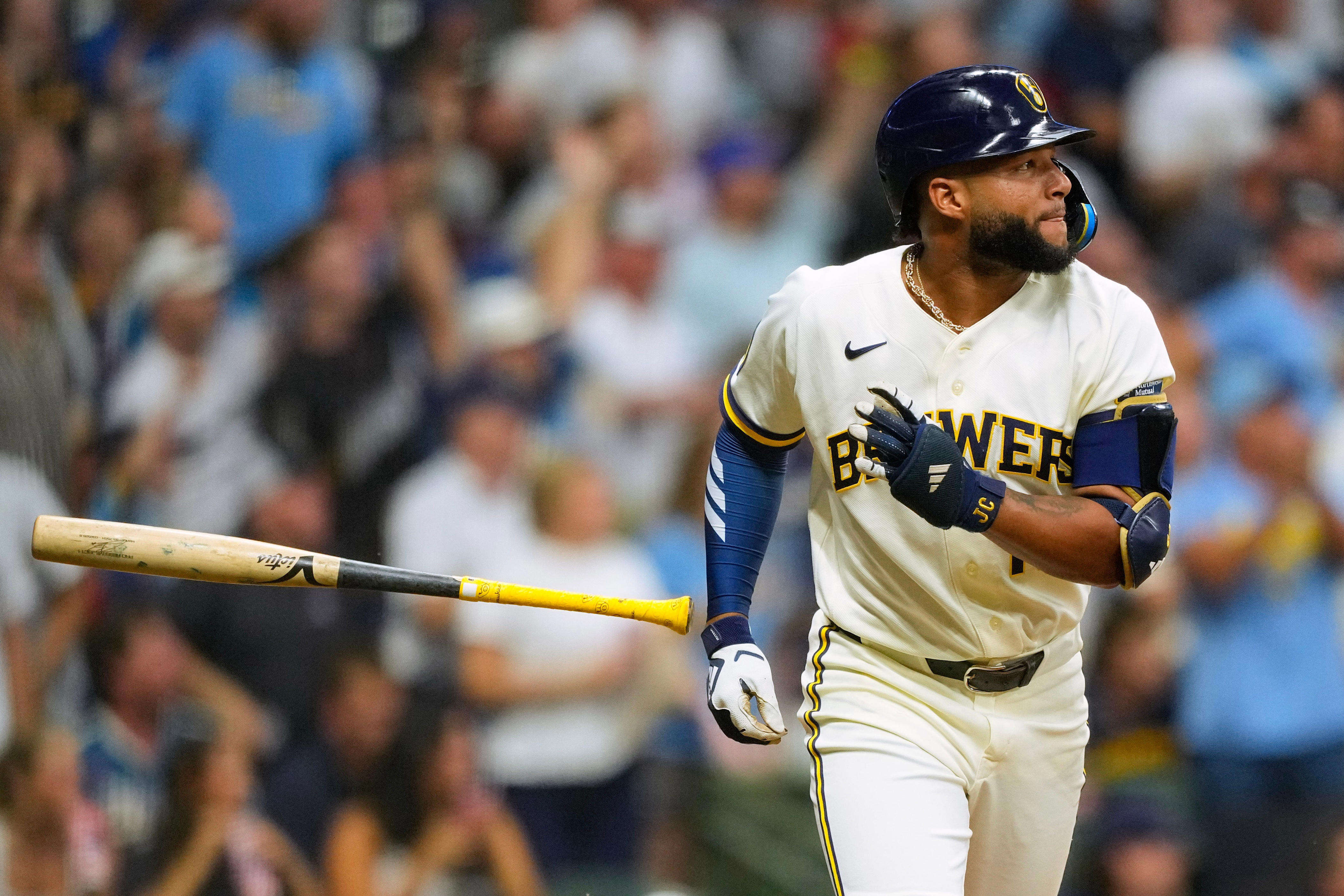 Brewers 8, Cubs 6: Milwaukee sweeps Chicago away