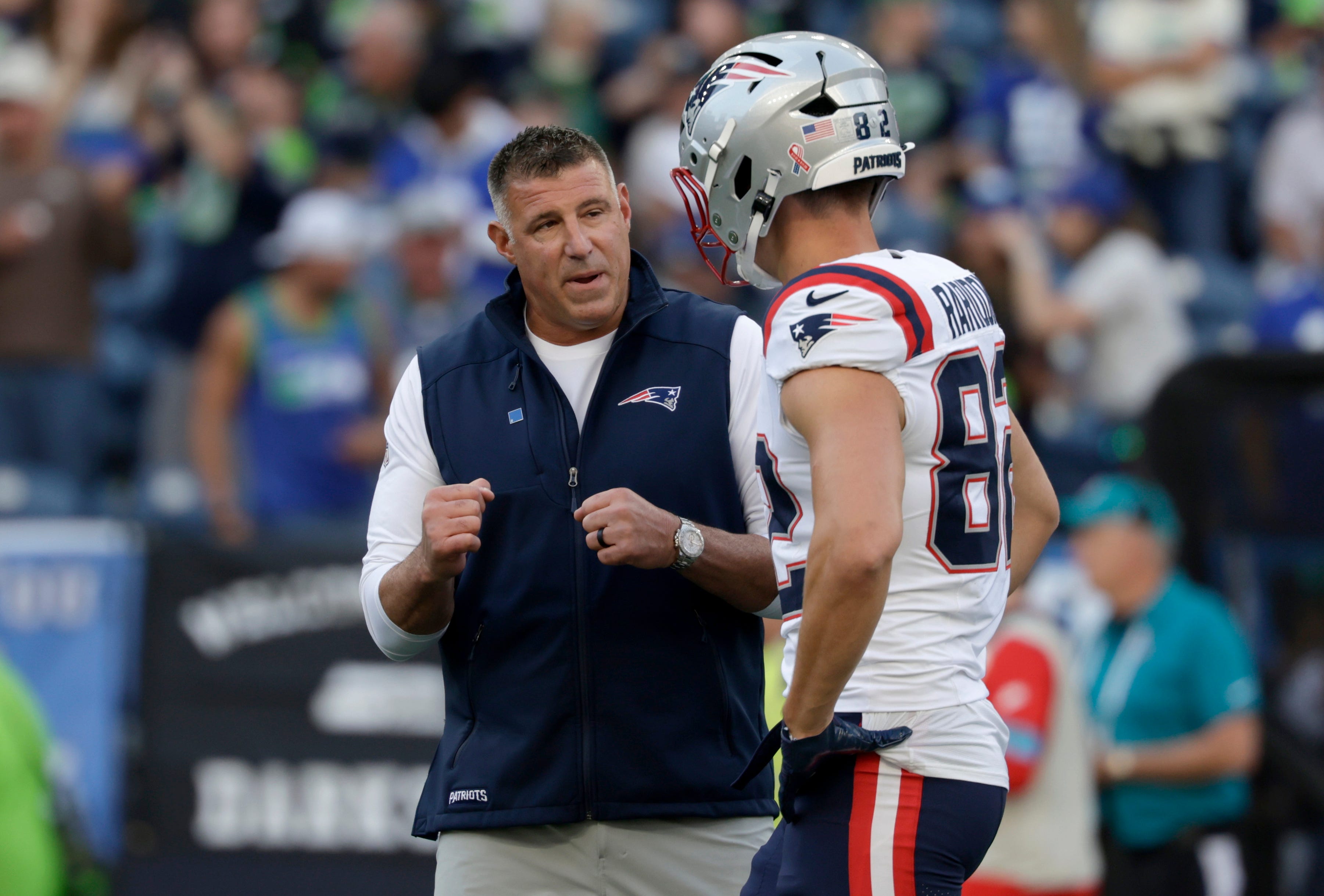 Patriots rookie tight end Eli Raridon scores first TD of NFL season