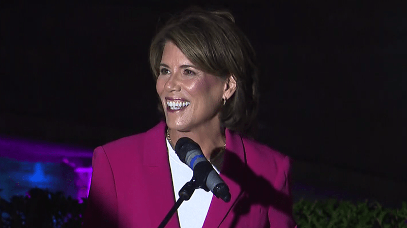 Foulkes wins Democratic primary for governor, unseating McKee