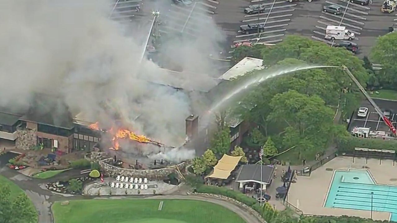 Massive fire reported at Grosse Pointe Woods country club