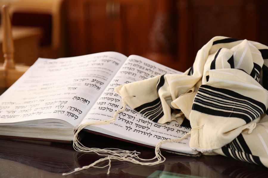 New York bolsters synagogue security ahead of Rosh Hashanah amid 'unprecedented' rise in antisemitic incidents