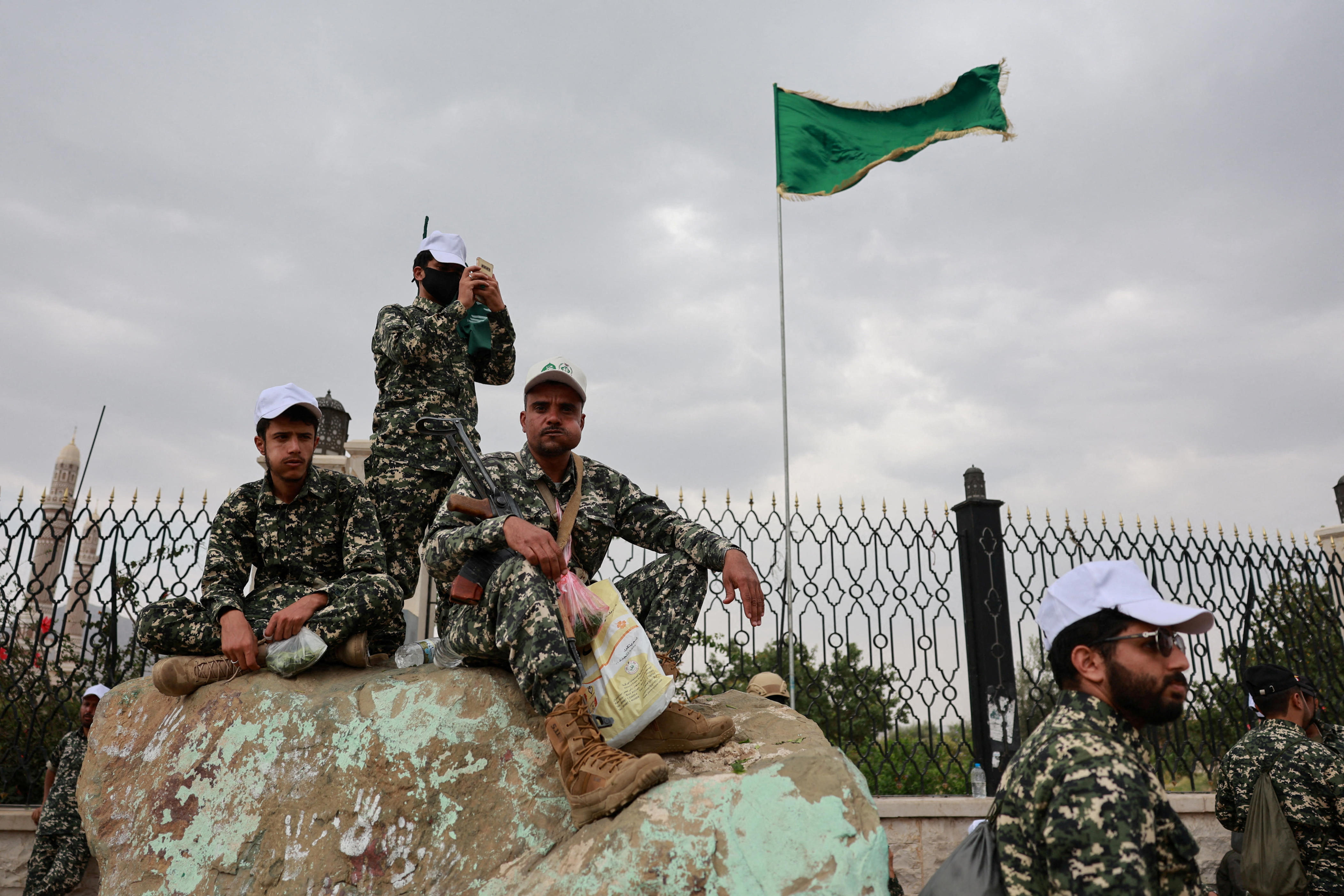 Pakistan warns Iran to rein in Houthis as Riyadh strikes back