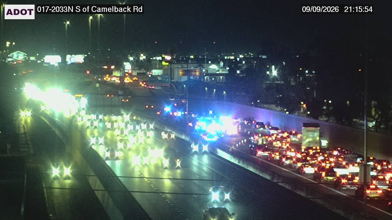 Several hurt after driver crashes into stopped car on I-17 in central Phoenix