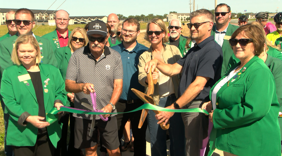 North Sioux City cuts ribbon for new bike trail